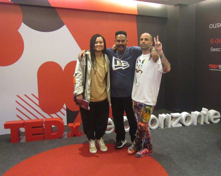  Amigos fazem parte da trajet&oacute;ria do artista.